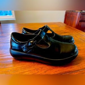 Algeria size 38 (8) black Mary Janes